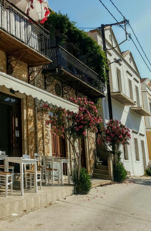 Traditional Seafront Apartment Symi Exteriör bild