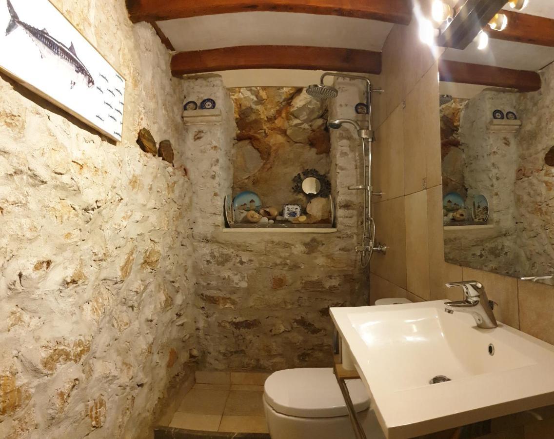 Traditional Seafront Apartment Symi Exteriör bild
