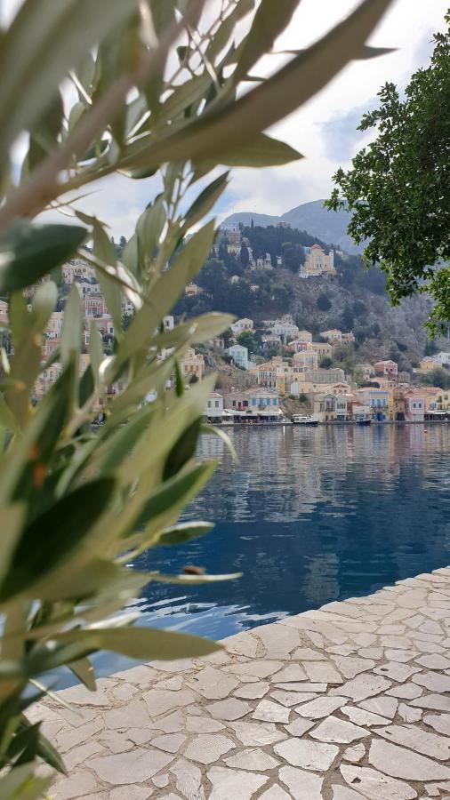 Traditional Seafront Apartment Symi Exteriör bild