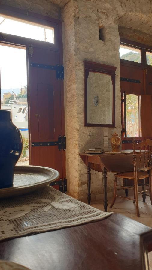 Traditional Seafront Apartment Symi Exteriör bild