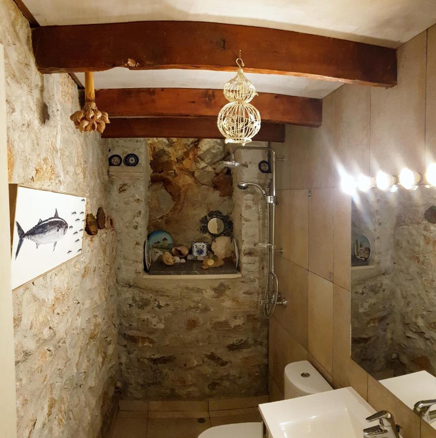 Traditional Seafront Apartment Symi Exteriör bild